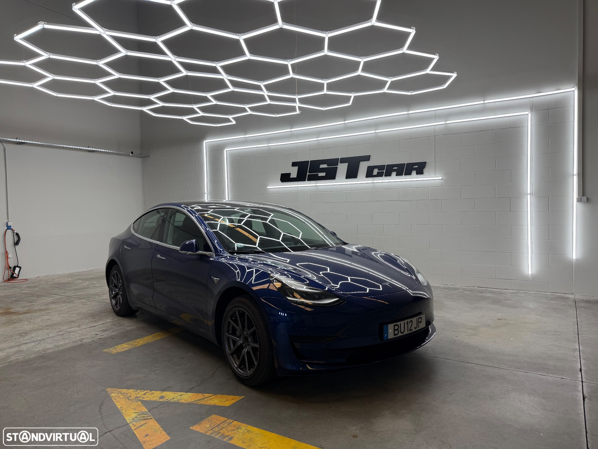 Tesla Model 3 Standard Range Plus RWD - 2