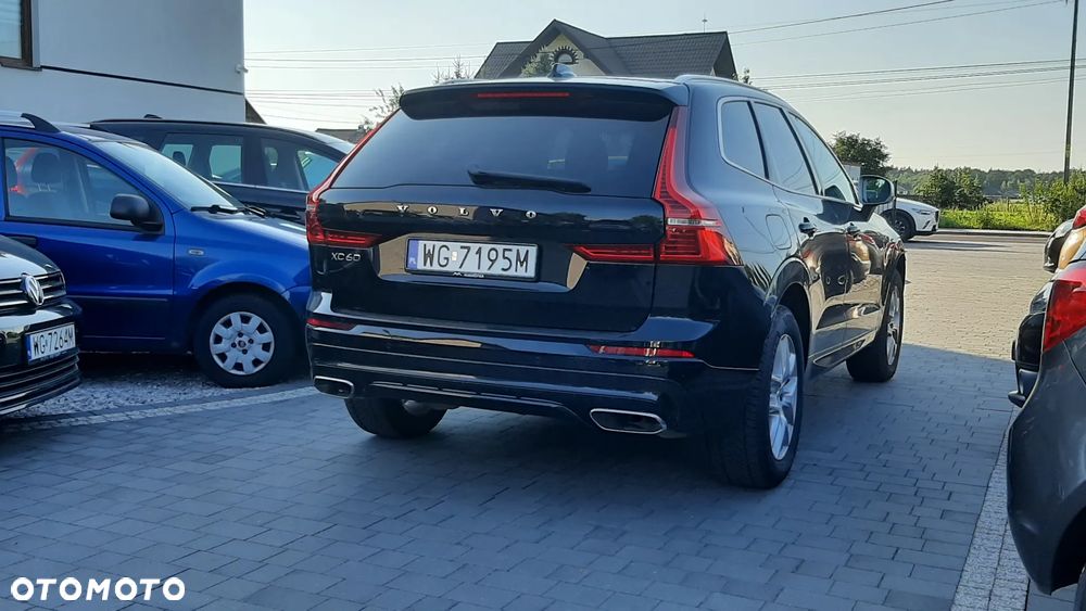 Volvo XC 60 D5 AWD R-Design - 4