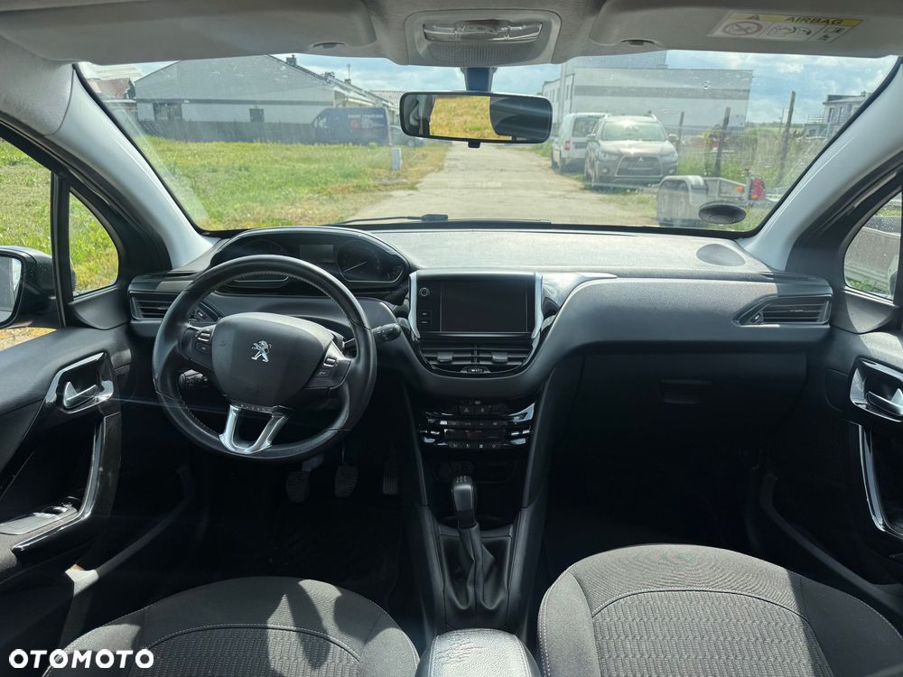 Peugeot 208 1.6 BlueHDi Allure S&S - 10