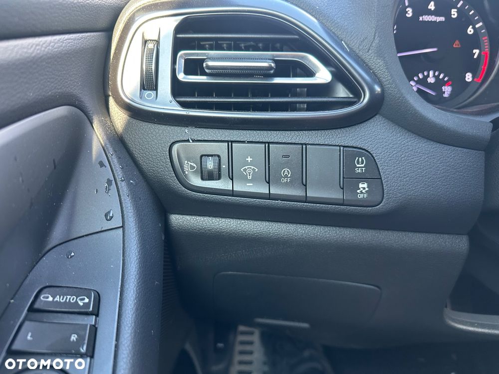 Hyundai i30 1.5 T-GDI 48V Premium DCT - 22