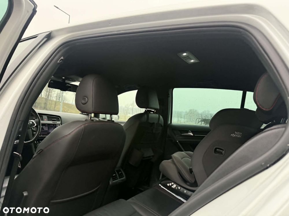 Volkswagen Golf GTI Performance BlueMotion Technology DSG - 17