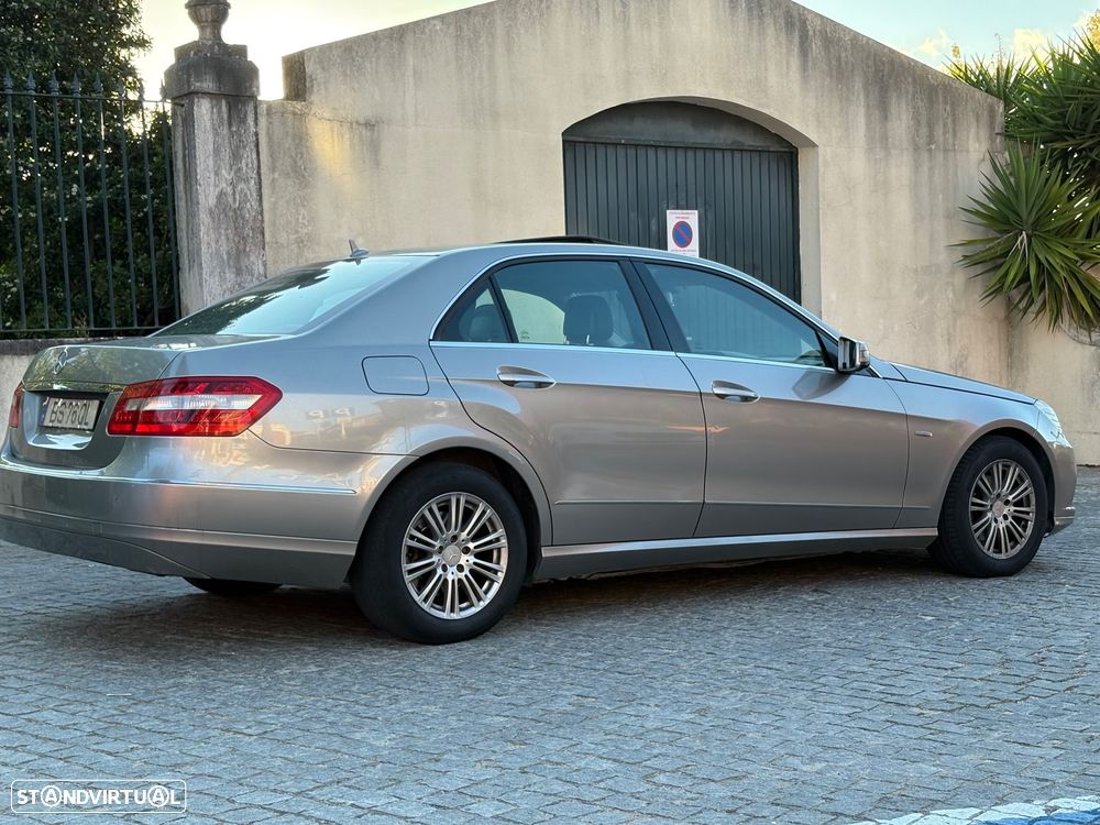 Mercedes-Benz E 220 CDI DPF BlueEFFICIENCY Auto Elegance - 4