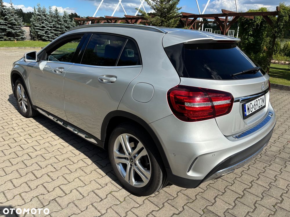Mercedes-Benz GLA 250 4Matic 7G-DCT AMG Line - 9