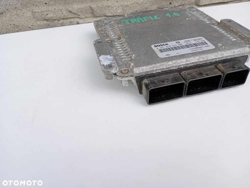 sterownik silnik komputer renault trafic II vivaro a primastar 1.9 dci 0281010633 - 2