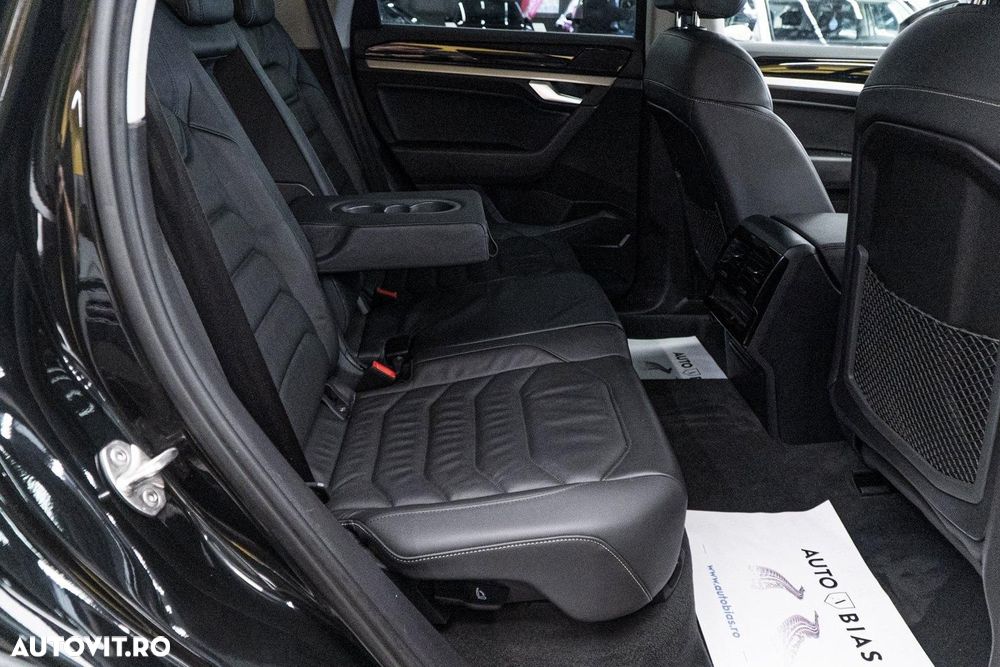 Volkswagen Touareg V6 TDI 4MOTION Elegance - 8