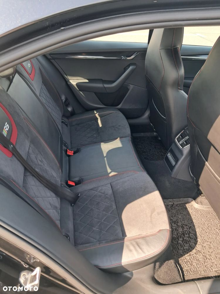 Skoda Octavia 2.0 TSI RS - 11