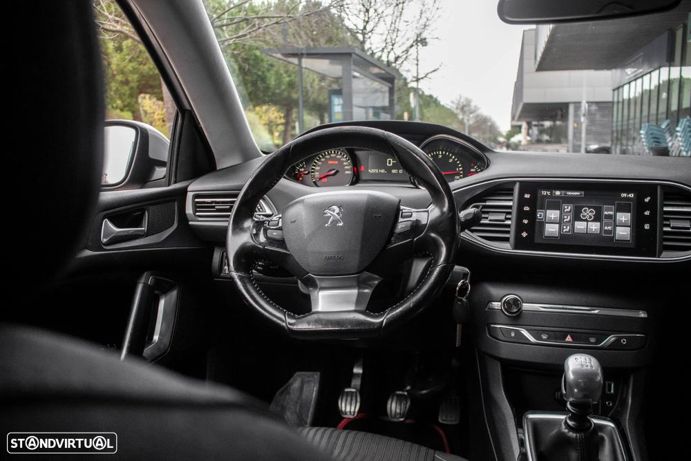 Peugeot 308 SW 1.6 BlueHDi Style - 26