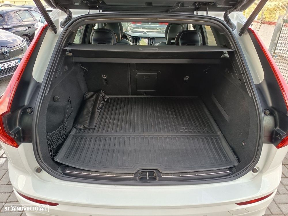 Volvo XC 60 2.0 T8 PHEV R-Design AWD - 25