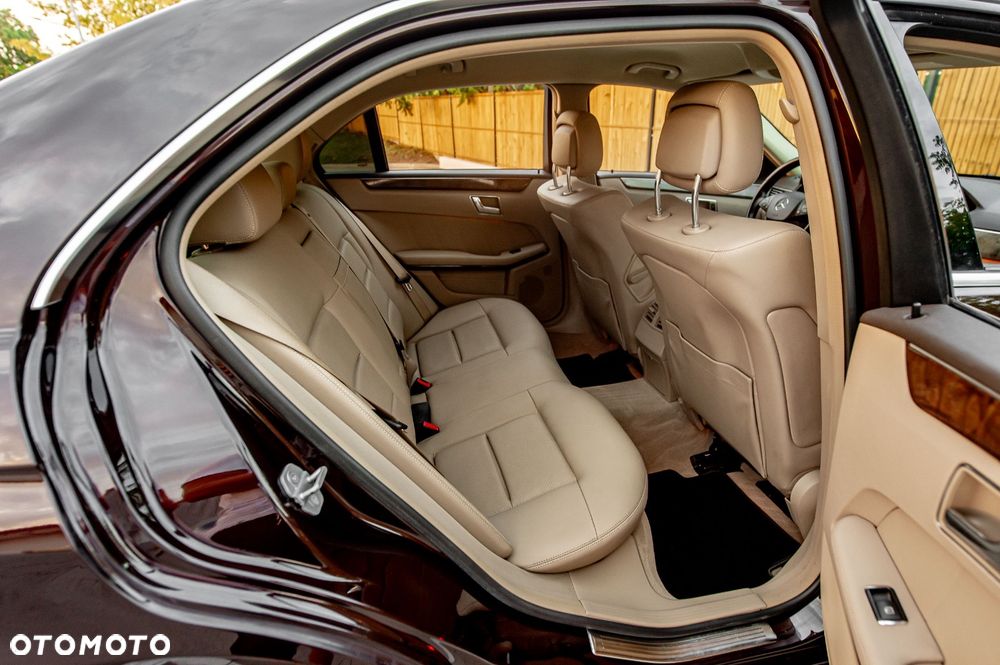 Mercedes-Benz Klasa E 350 CDI BlueEff Elegance - 34
