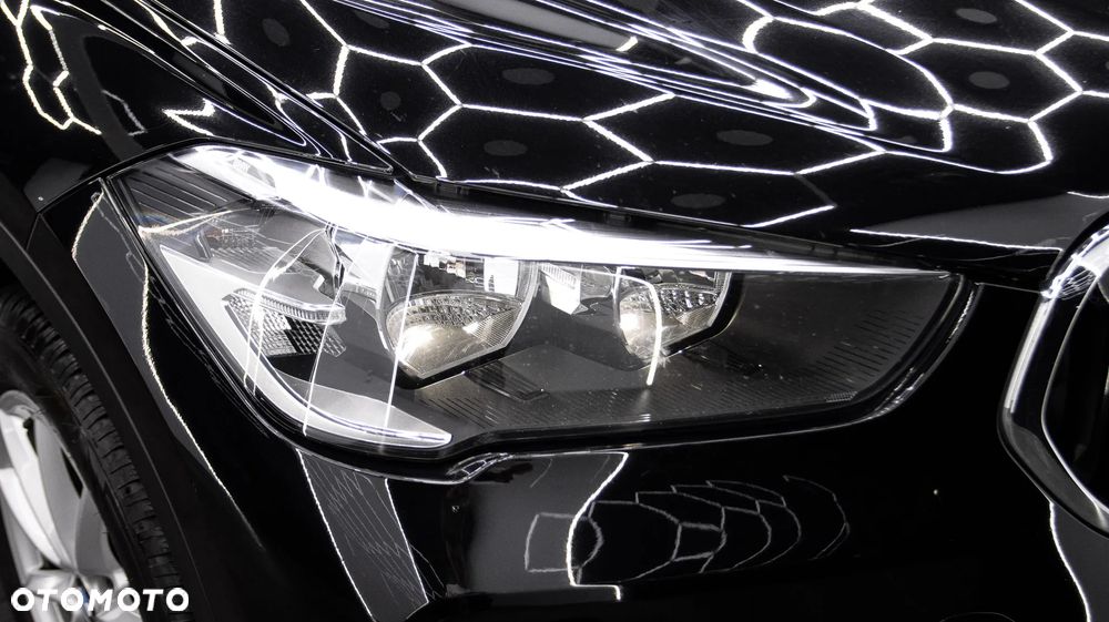 BMW X1 sDrive18i - 11