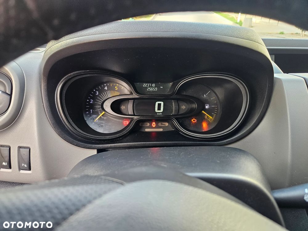 Renault TRAFIC - 9