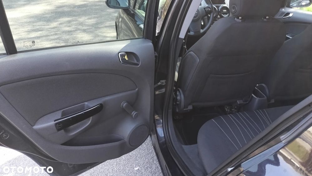 Opel Corsa 1.4 16V Edition - 26
