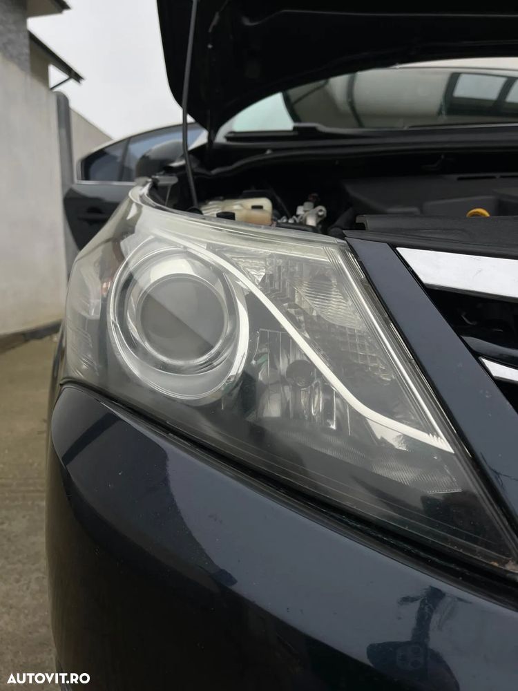 Toyota Avensis 2.2 D-4D Elegance - 9