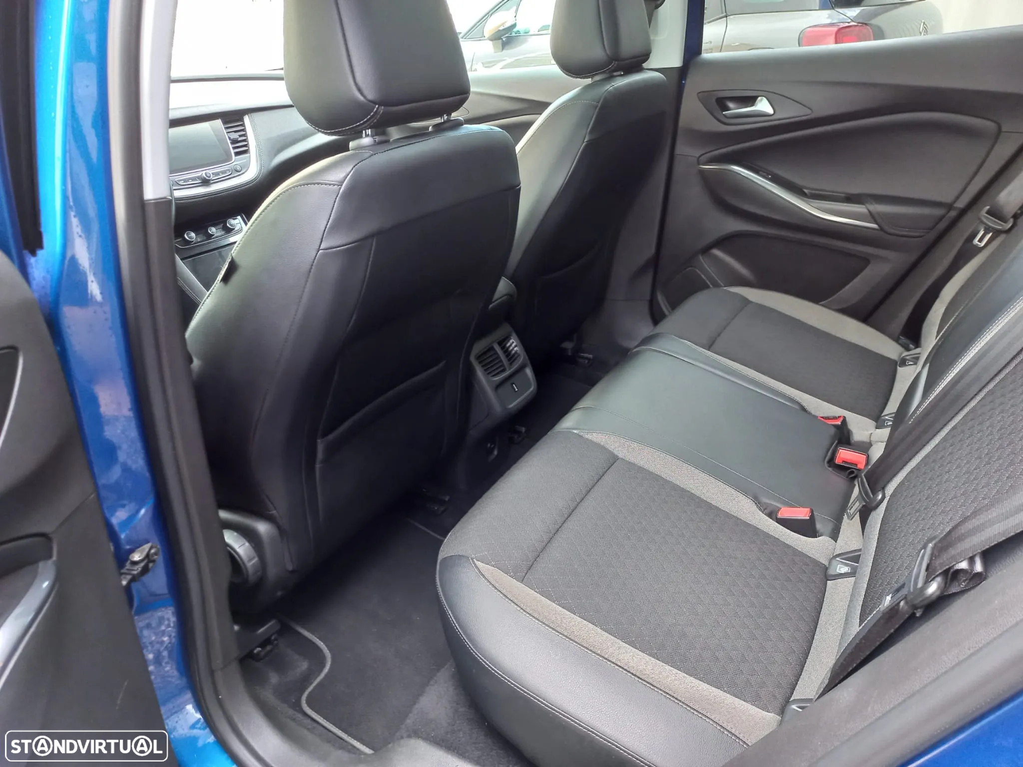 Opel Grandland X 1.5 CDTI Innovation AT - 25