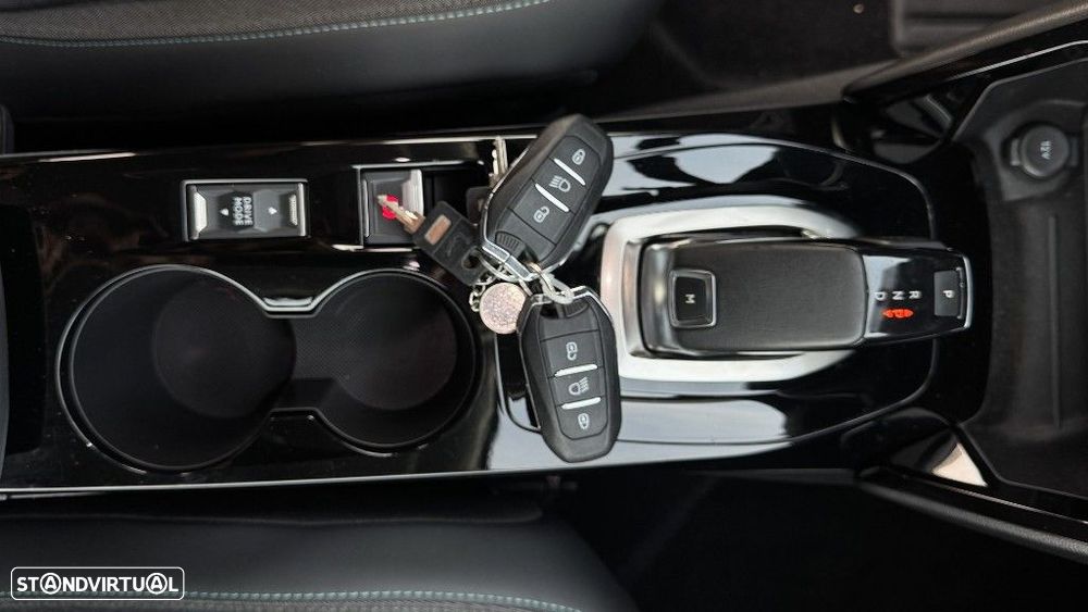 Peugeot 2008 1.5 BlueHDi Allure EAT8 - 11