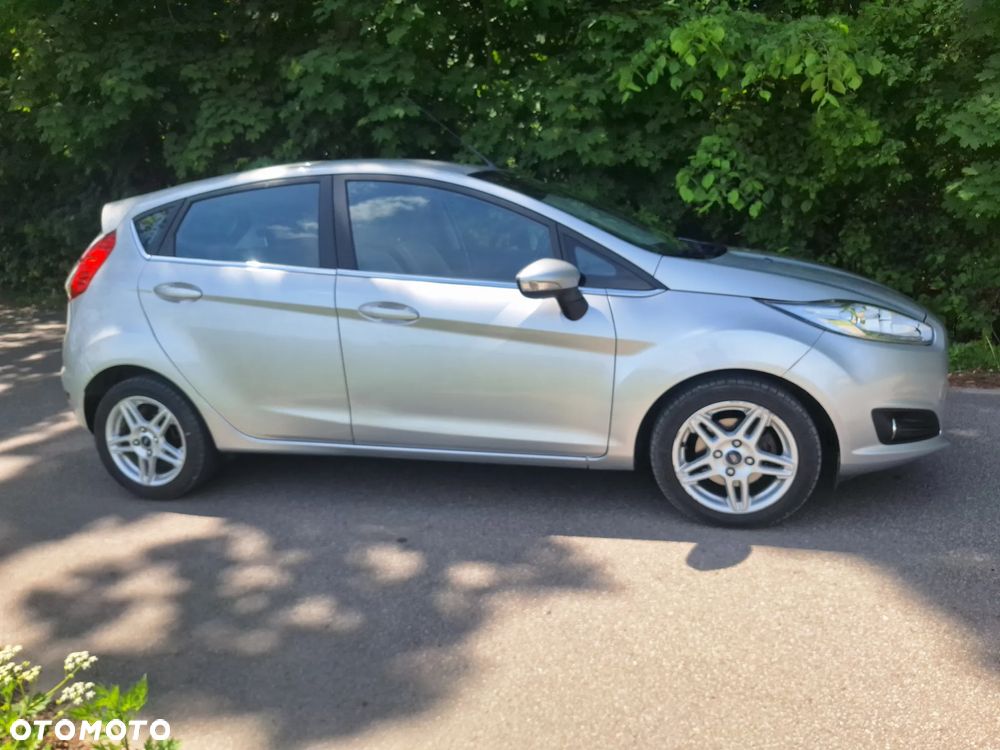 Ford Fiesta - 12