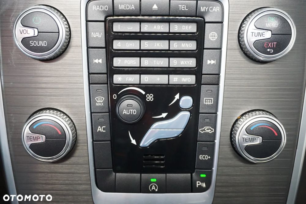 Volvo XC 70 D4 Geartronic Kinetic - 38