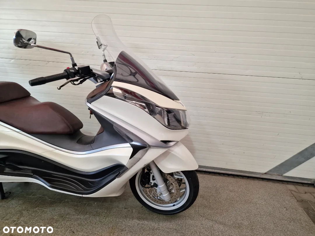 Piaggio X10 - 18