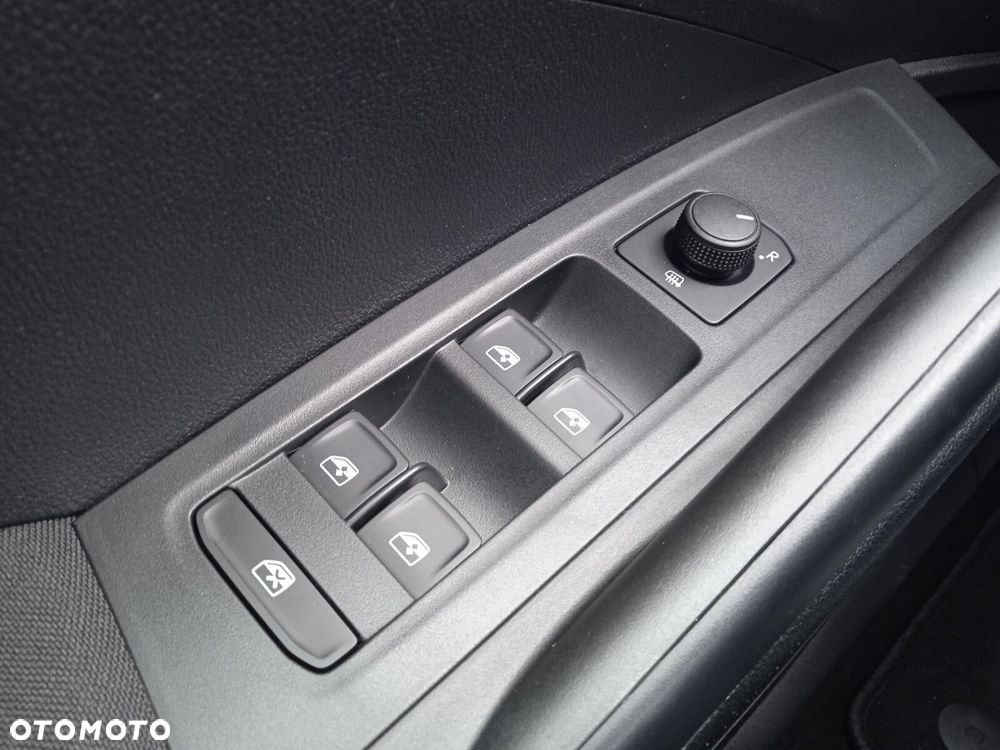 Skoda Fabia 1.0 TSI Selection DSG - 18