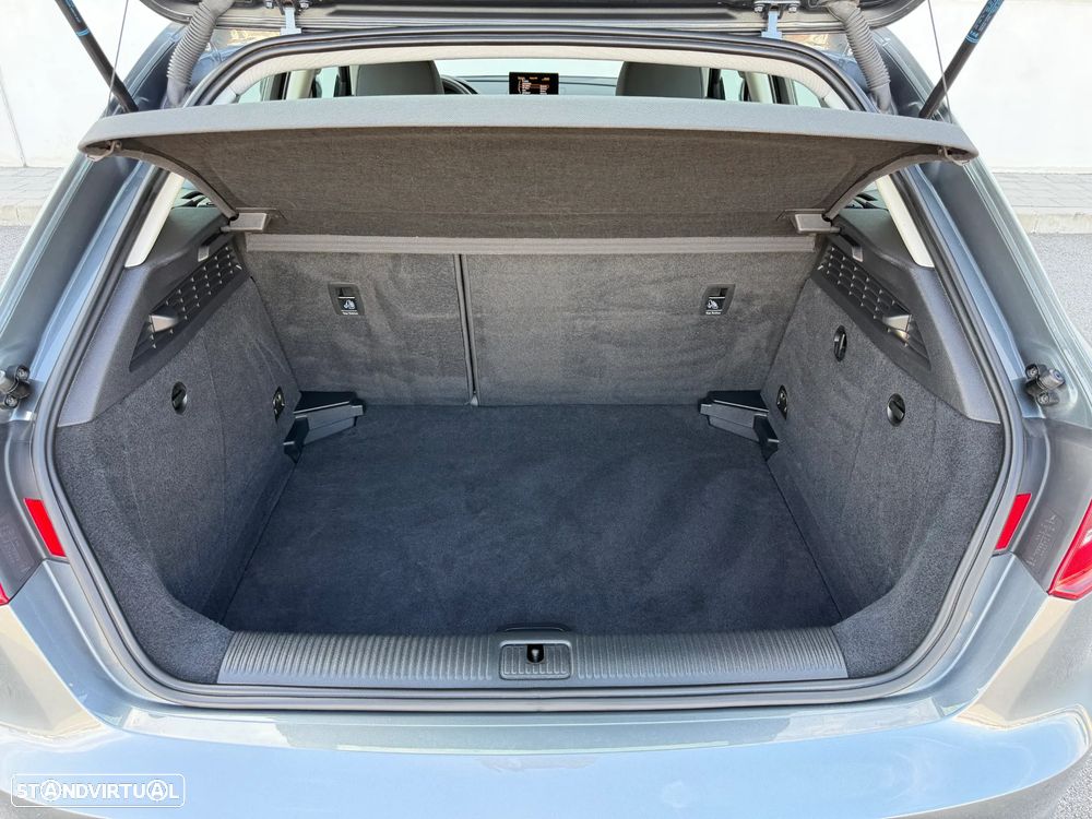 Audi A3 Sportback 1.6 TDI Advance Ultra — fotografia 12