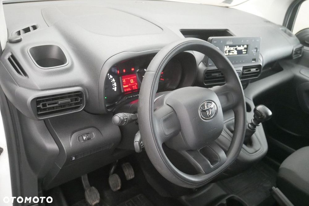 Toyota ProAce 1.5 D-4D Active SalonPL VAT23% Właścicielem pojazdu jest Ayvens Financial Services Polska - 8