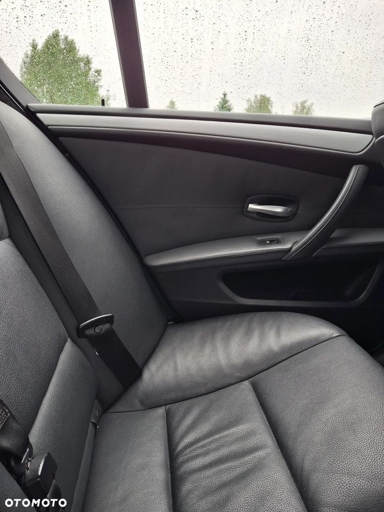 BMW Seria 5 530d - 27