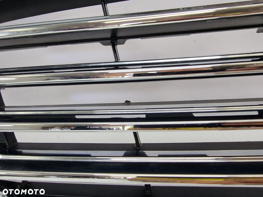 FORD MONDEO MK5 14- ATRAPA / GRILL / KRATKA ŚRODKOWA ZDERZAKA PRZEDNIEGO PRZÓD , NR DS73-8150-J , NR AUKCJI KR87 - 11