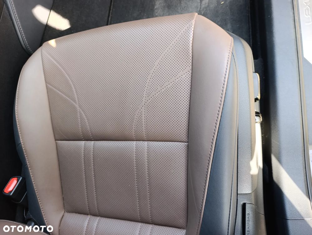Lexus ES 300h Omotenashi - 27