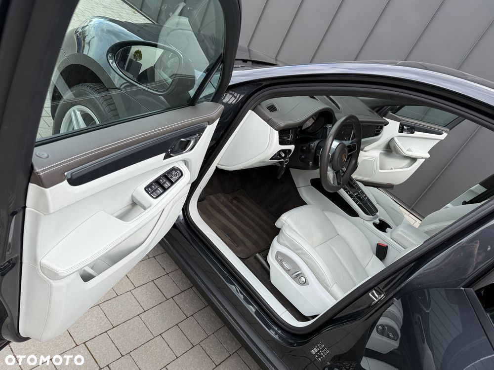 Porsche Macan - 35