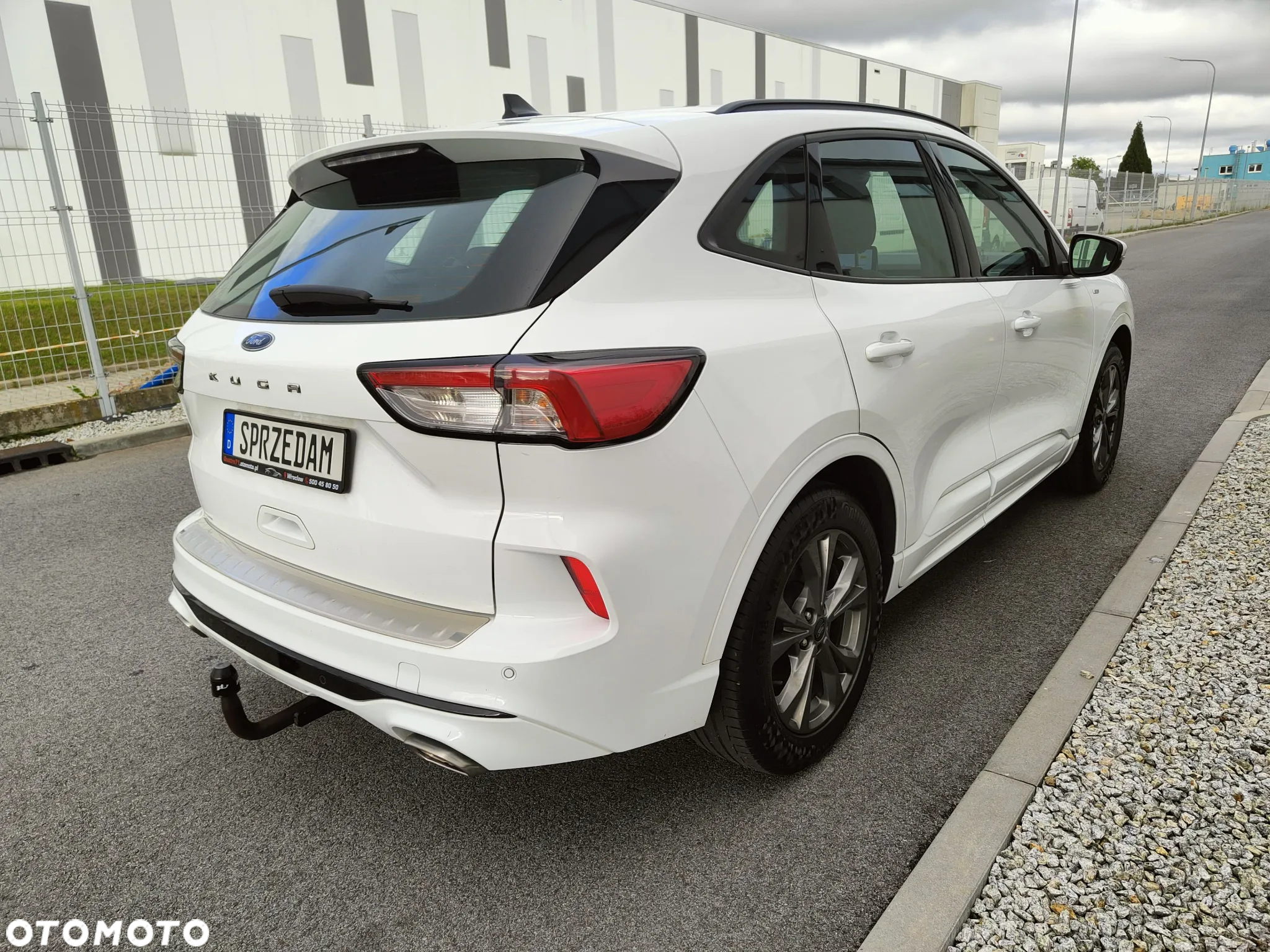 Ford Kuga 1.5 EcoBoost ST-LINE X - 4