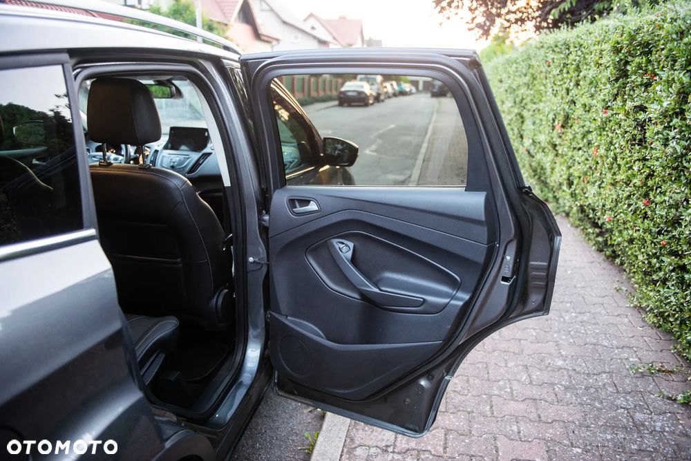 Ford Kuga 2.0 TDCi 4x4 Titanium - 23