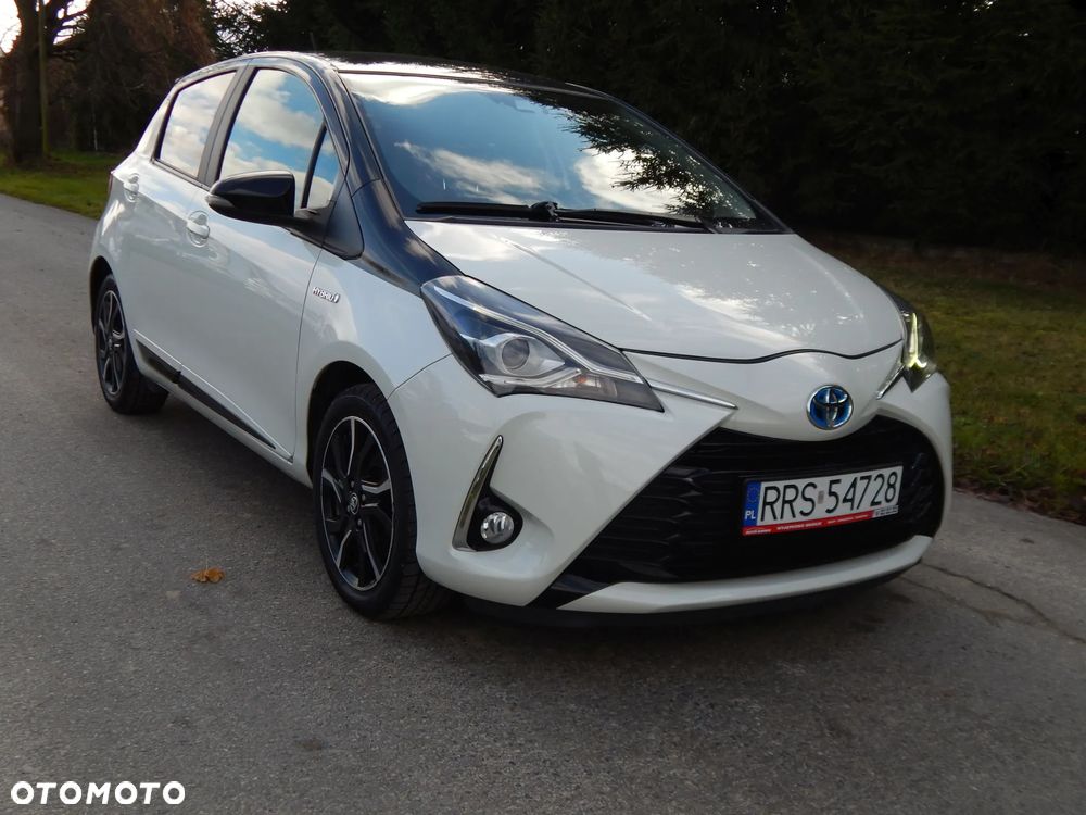 Toyota Yaris Hybrid 100 Premium - 5