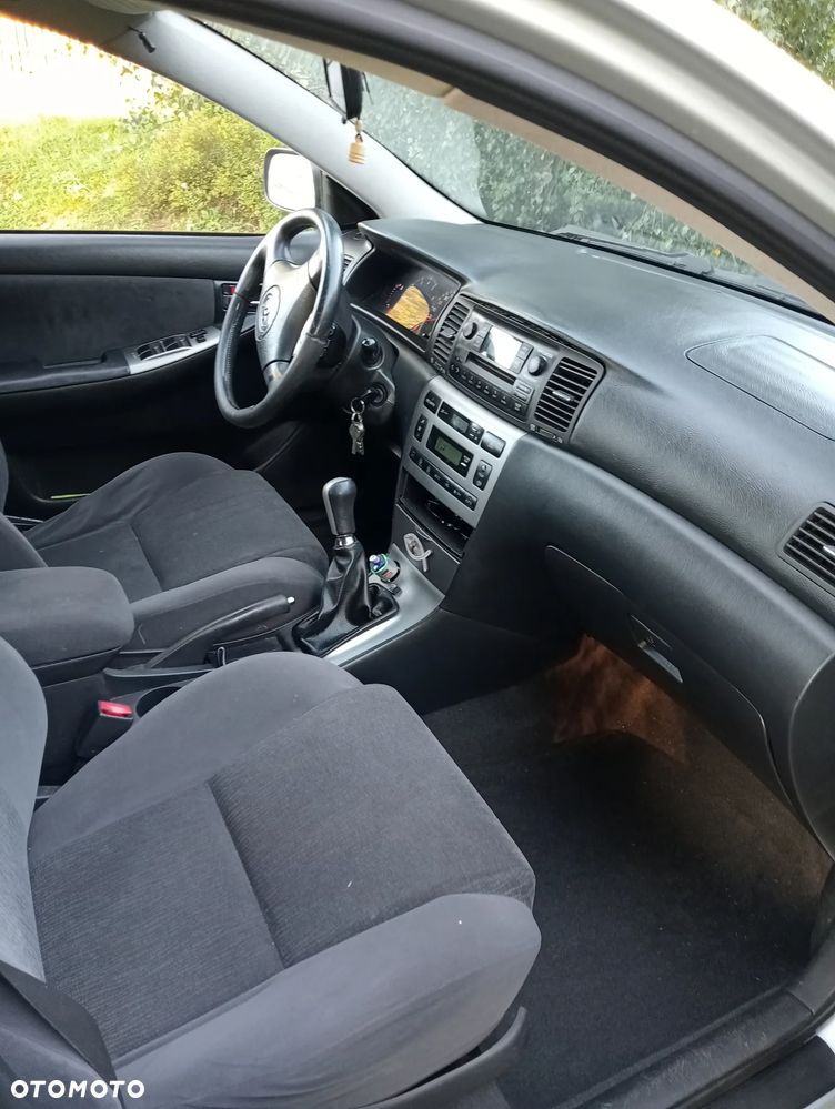 Toyota Corolla 2.0 D-4D Base - 7