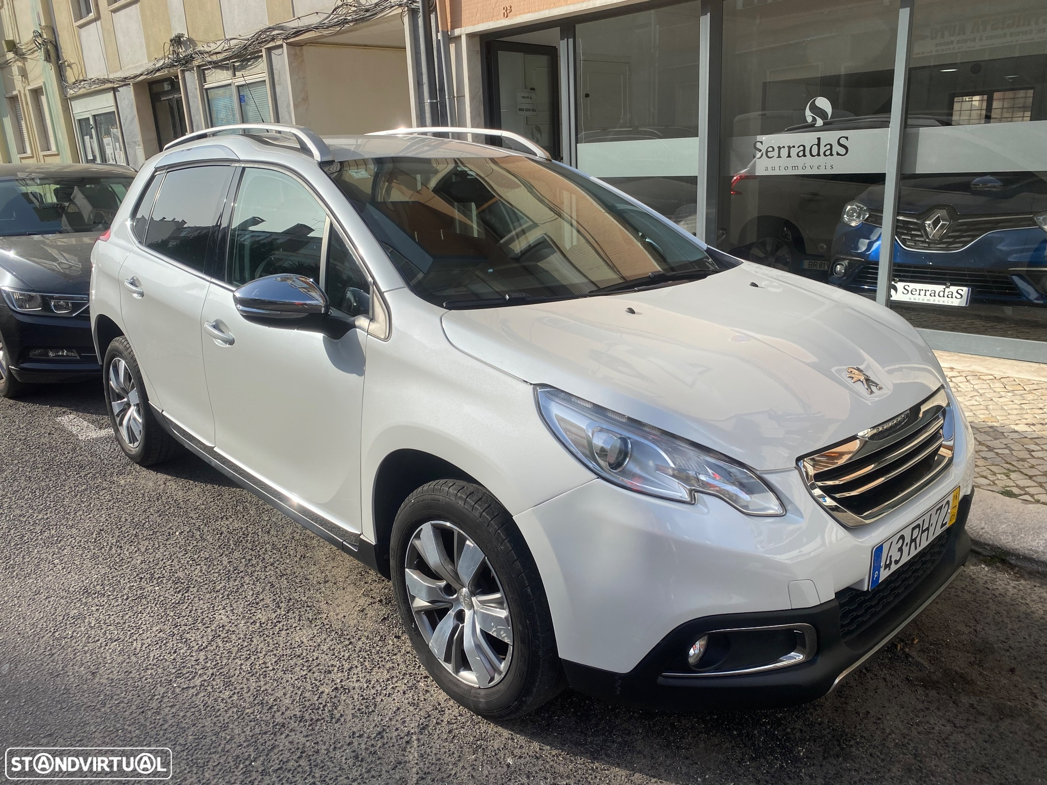 Peugeot 2008 1.2 PureTech Allure - 21
