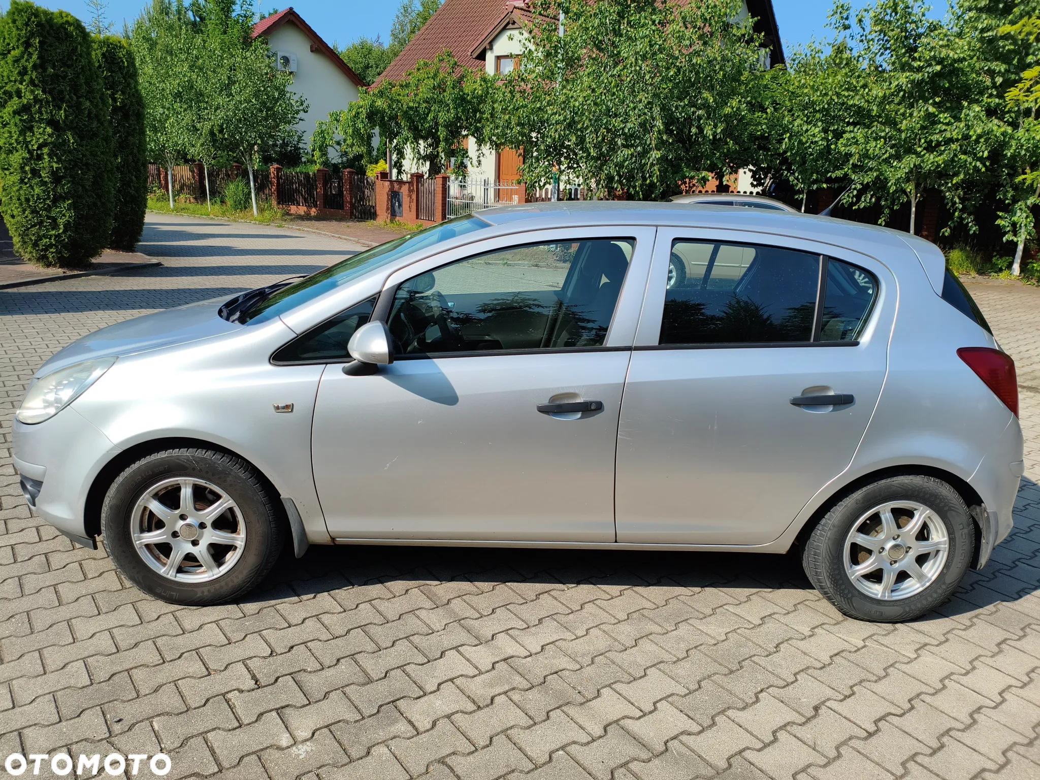 Opel Corsa 1.2 16V Essentia - 5