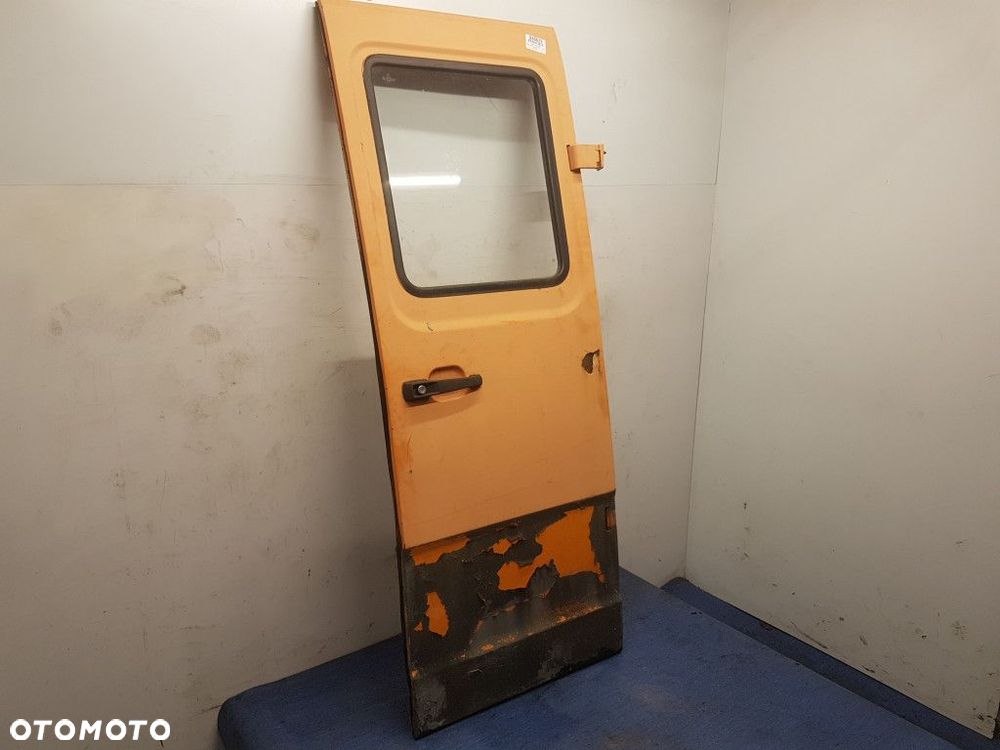 MERCEDES BENZ KACZKA 207 D DRZWI TYŁ PRAWE - 2