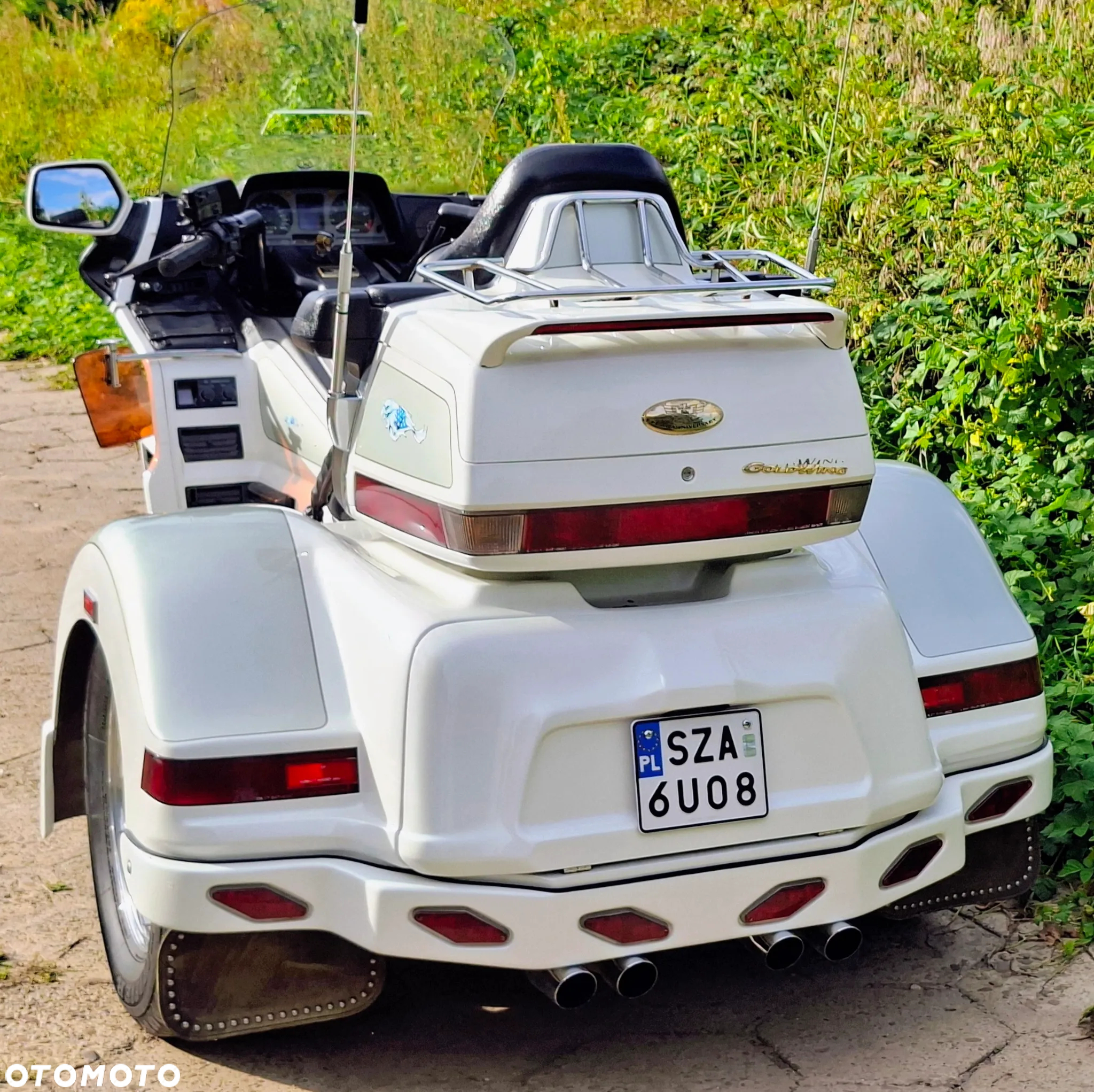 Honda GL - 12