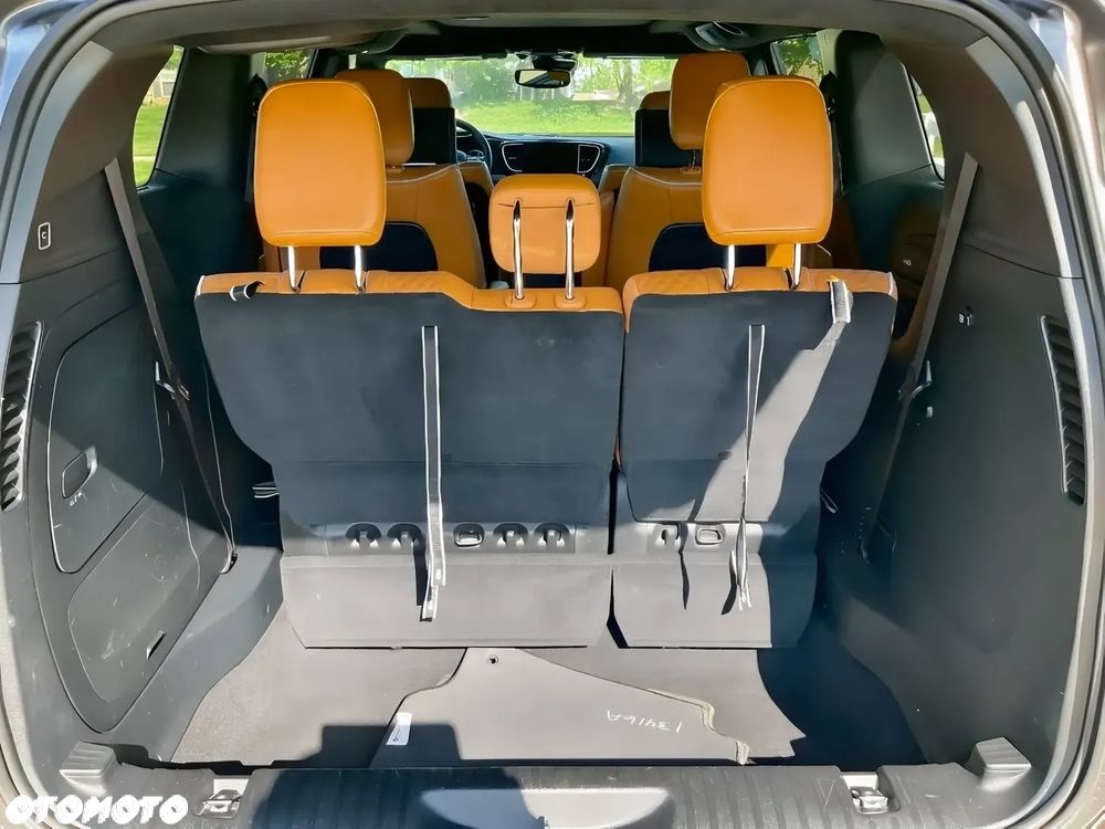 Chrysler Pacifica - 16