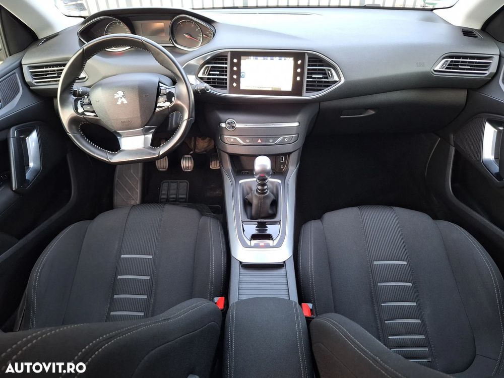 Peugeot 308 1.2 L PureTech Turbo Allure - 7