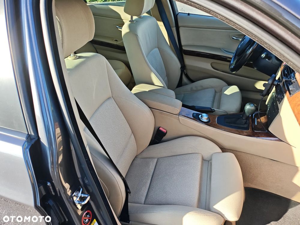 BMW Seria 3 330i - 21
