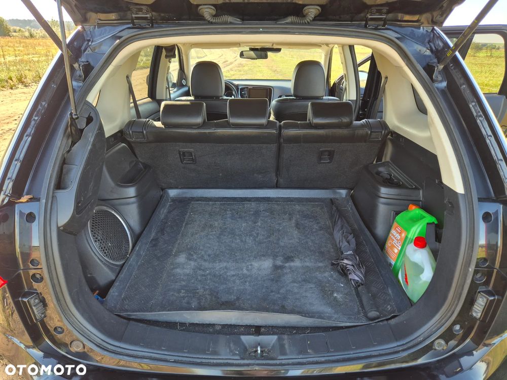 Mitsubishi Outlander 2.0 Intense + 4WD CVT - 33