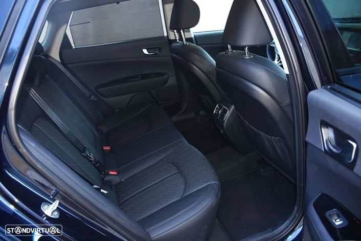 Kia Optima SW 2.0 CVVT PHEV - 11
