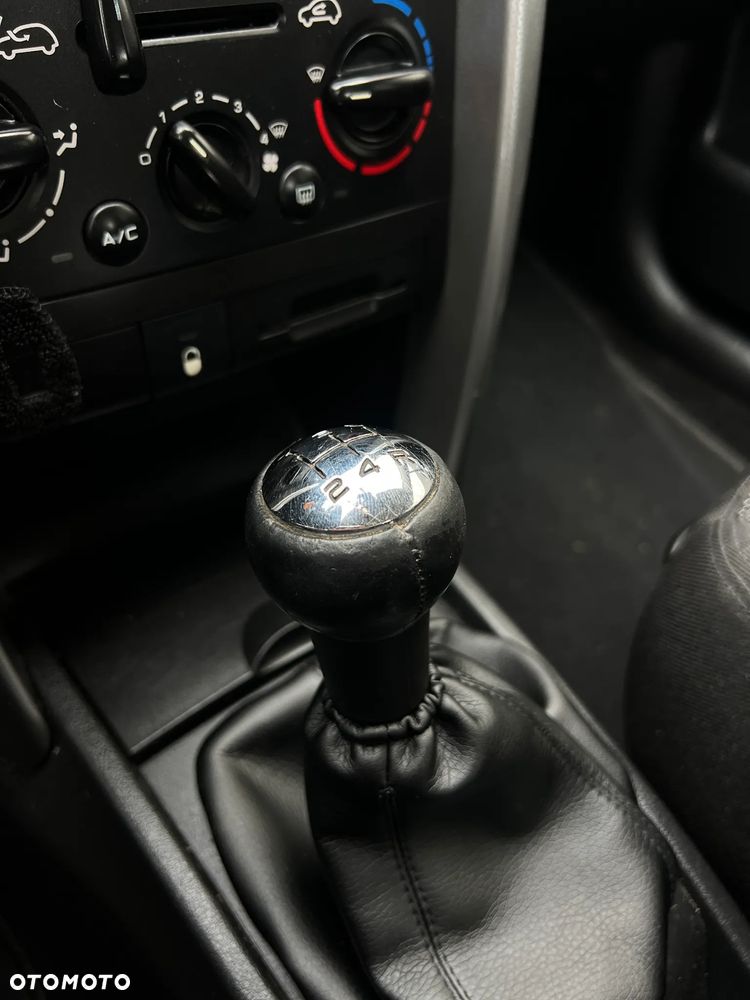 Peugeot 207 - 16