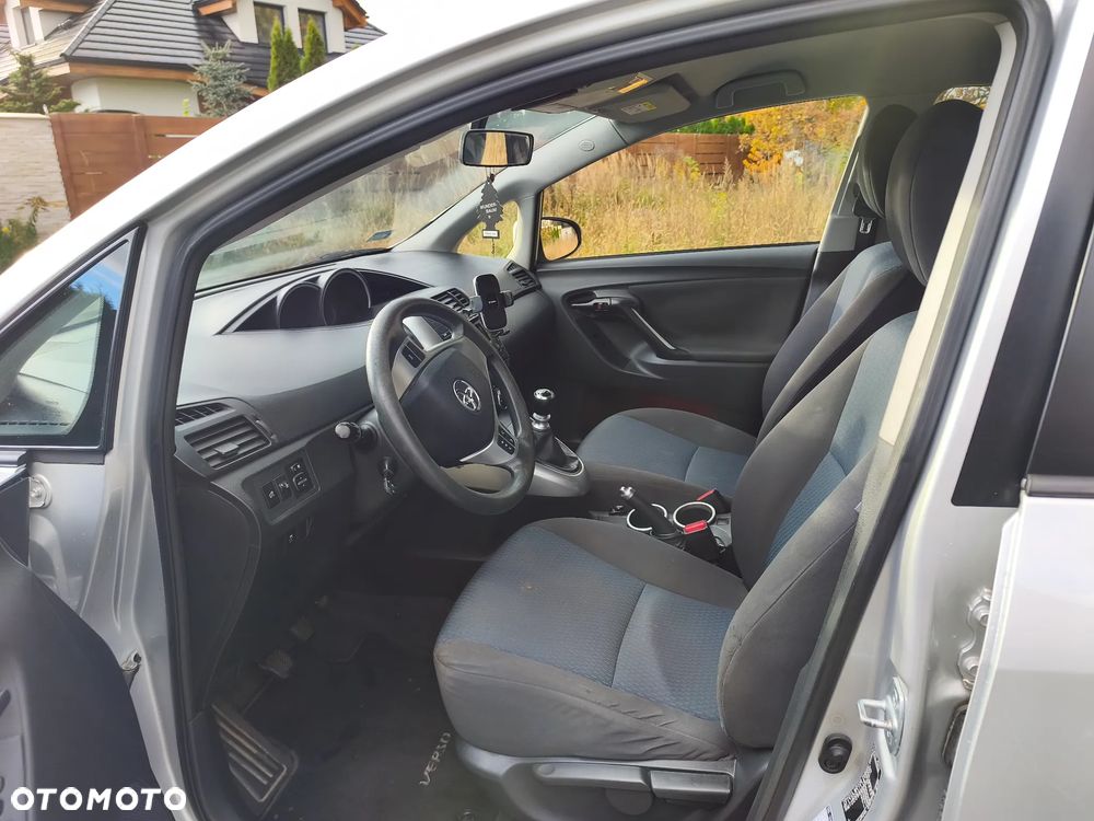 Toyota Verso 2.0 D-4D Active - 12