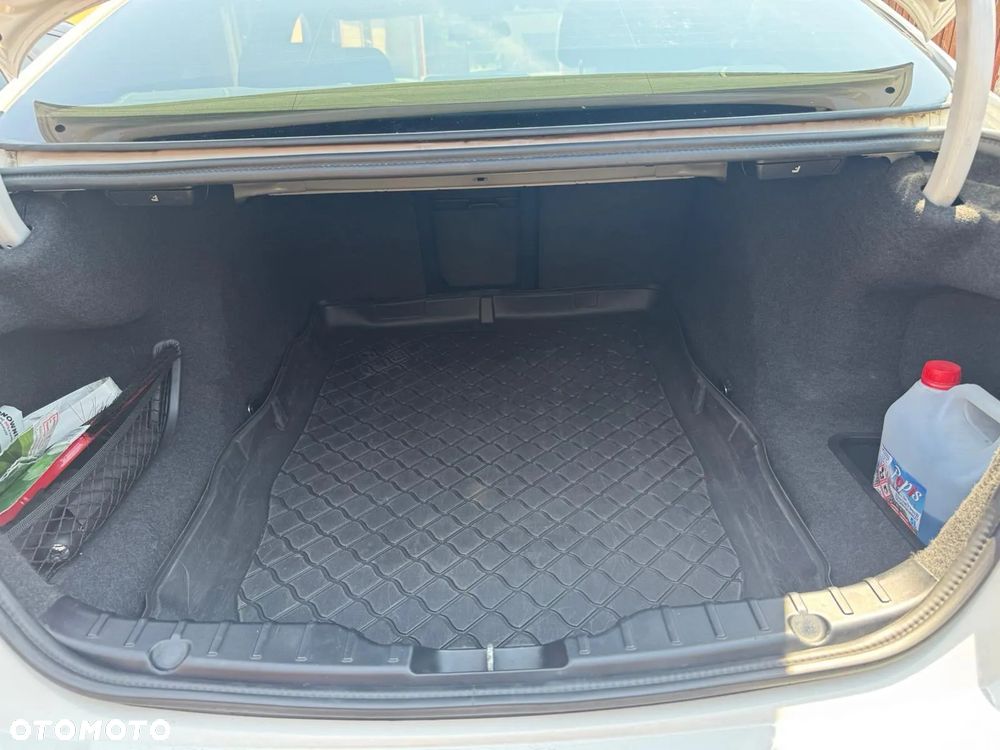 BMW Seria 5 520d xDrive - 13