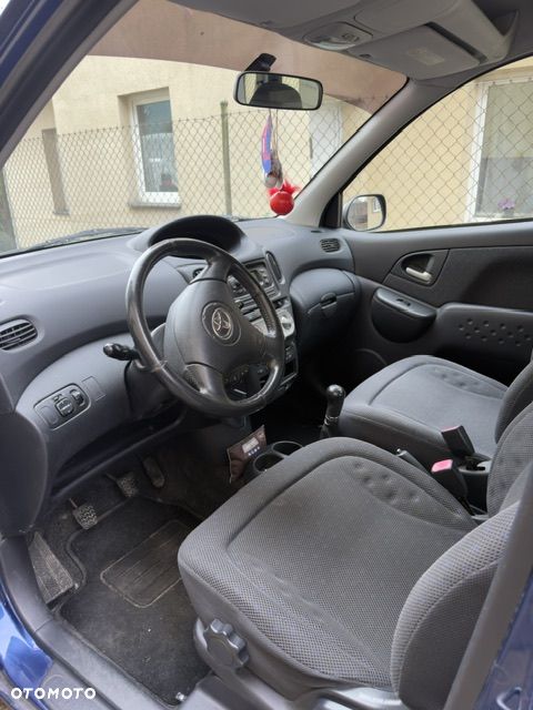 Toyota Yaris Verso 1.3 C - 6