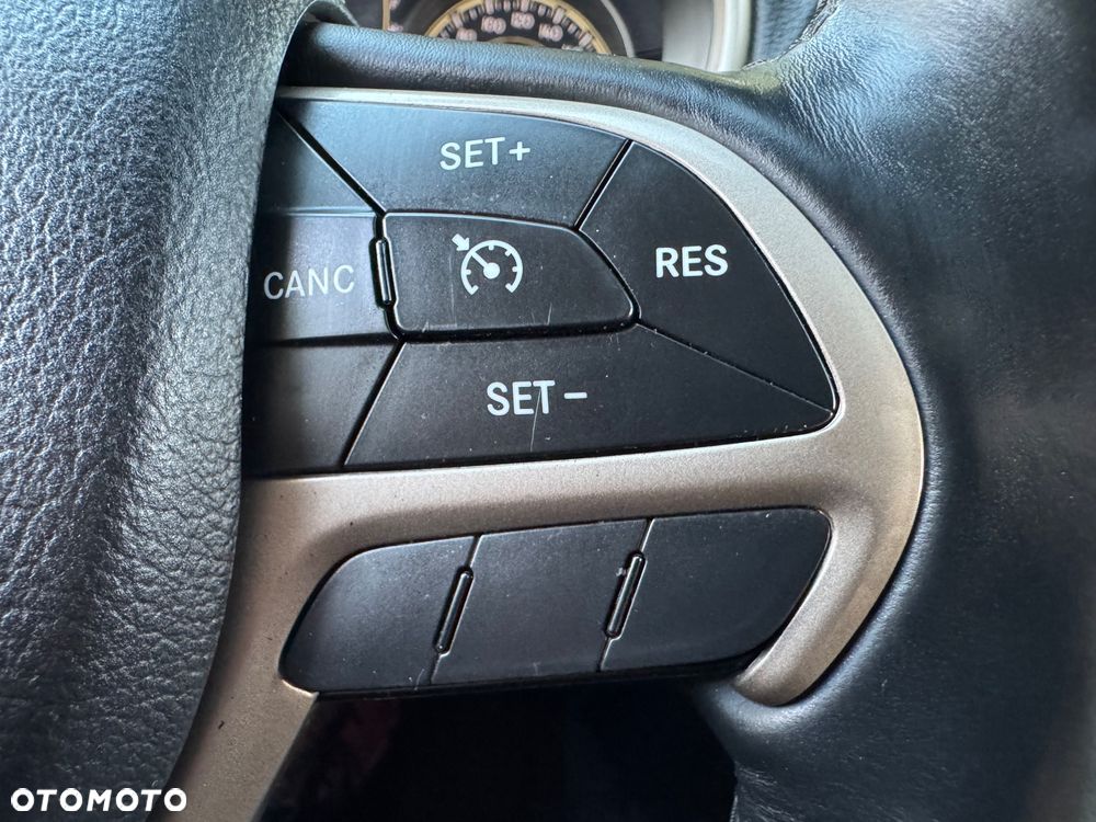 Jeep Cherokee - 14