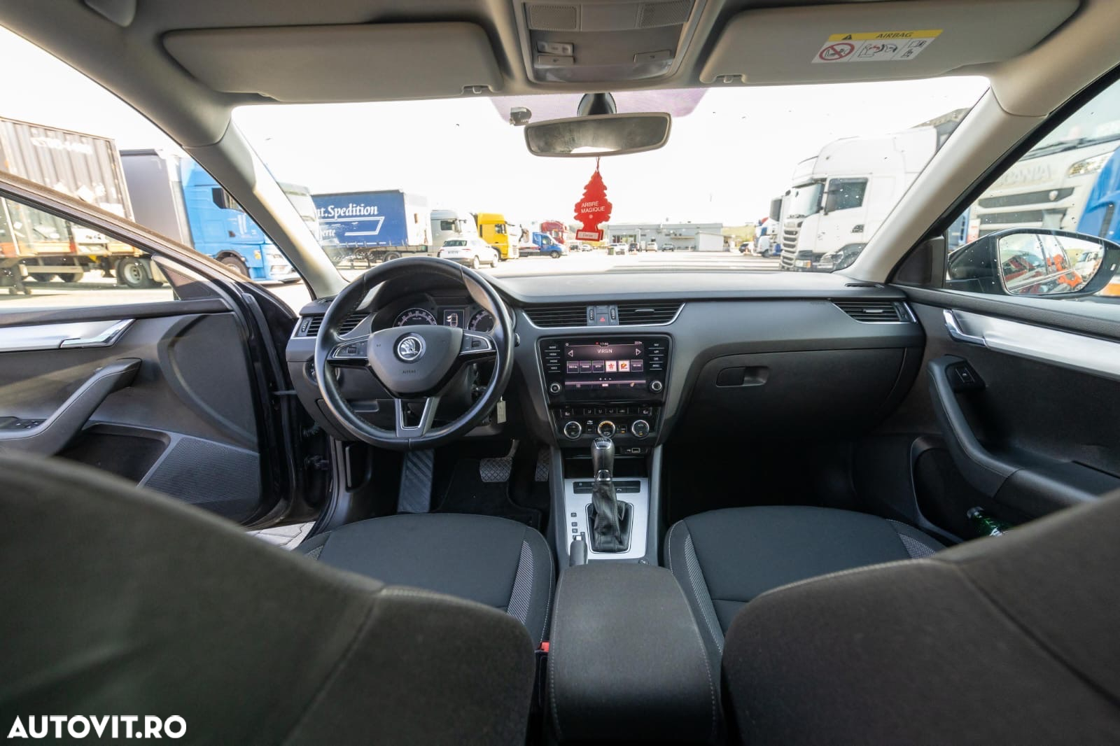Skoda Octavia 1.6 TDI DSG Ambition - 29