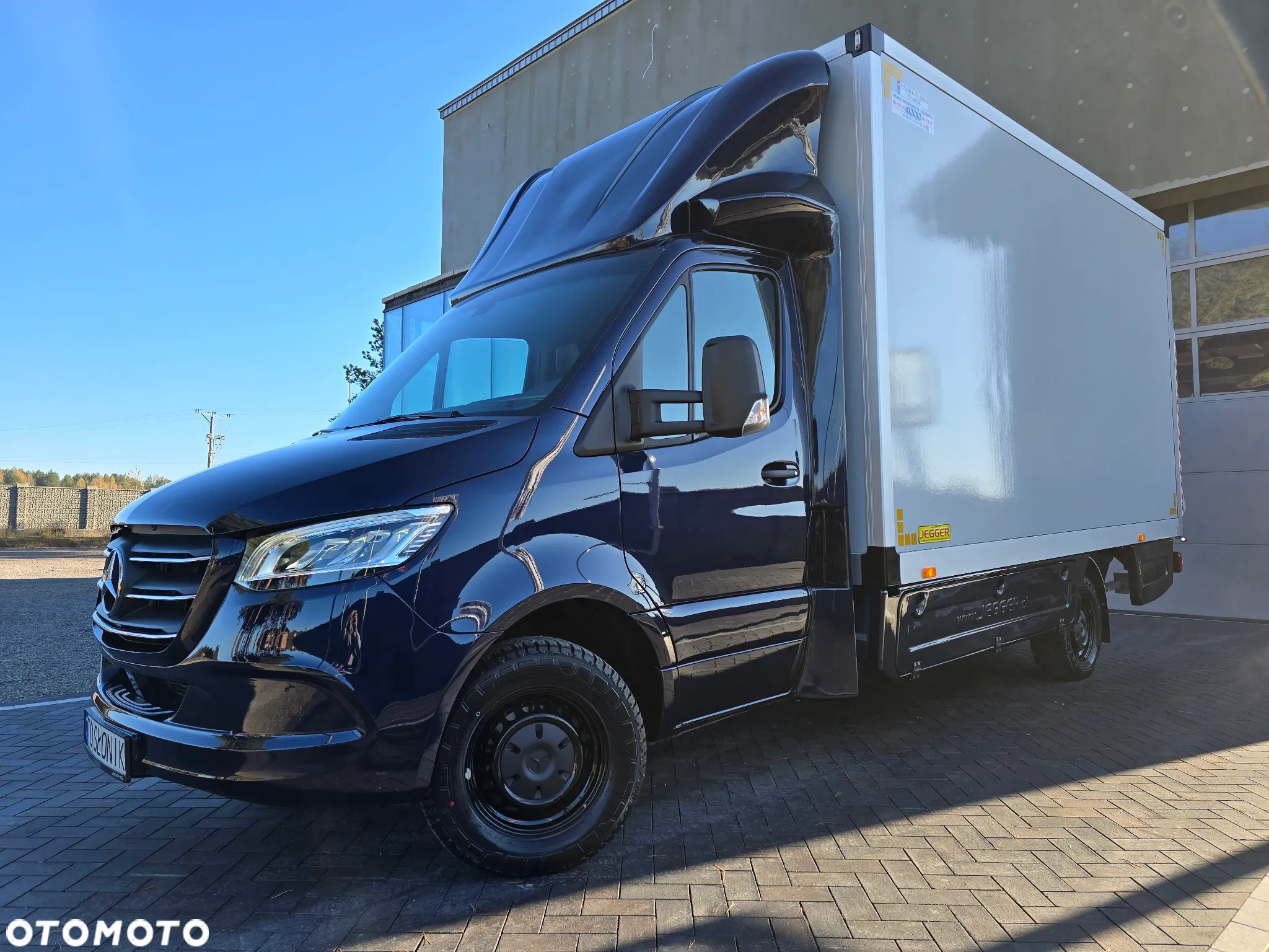 Mercedes-Benz SPRINTER 319 3.0 CDI KONTENER 4,28cmDługi 2,29cmSzero 2,24cmWysok + WINDA 750Kg 42Tyś km SERWIS DO OSTATNIEGO Km ASO MERCEDES-BENZ SALON PL STAN NOWY NOWY NOWY FABRYCZNA GWARANCJA - 12