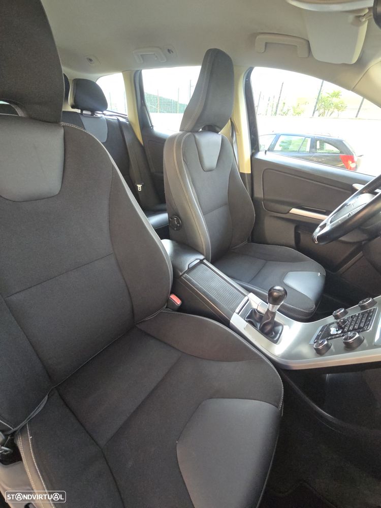 Volvo XC 60 2.0 D3 Drive Momentum Start/Stop - 30